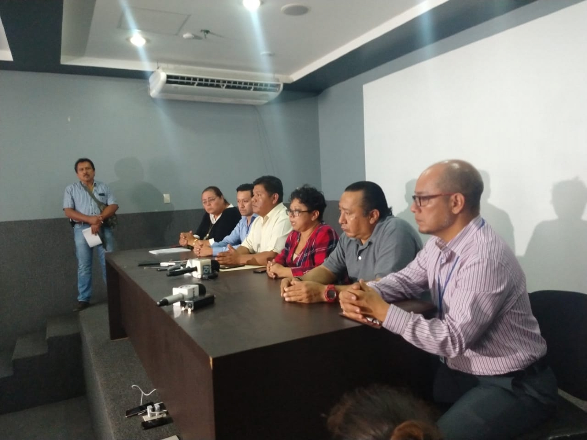 Piden trabajadores de FGE les respeten modalidad sobre prestaciones