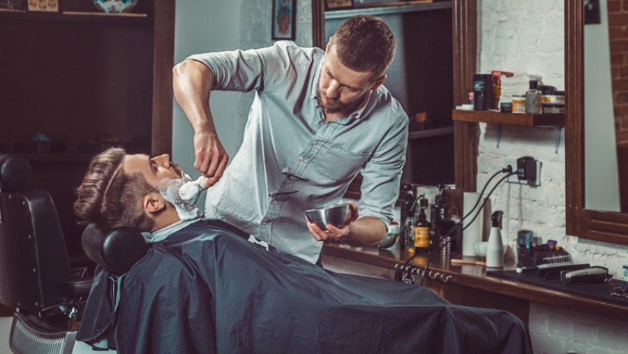 ¿Cómo debes hablarle a tu peluquero?