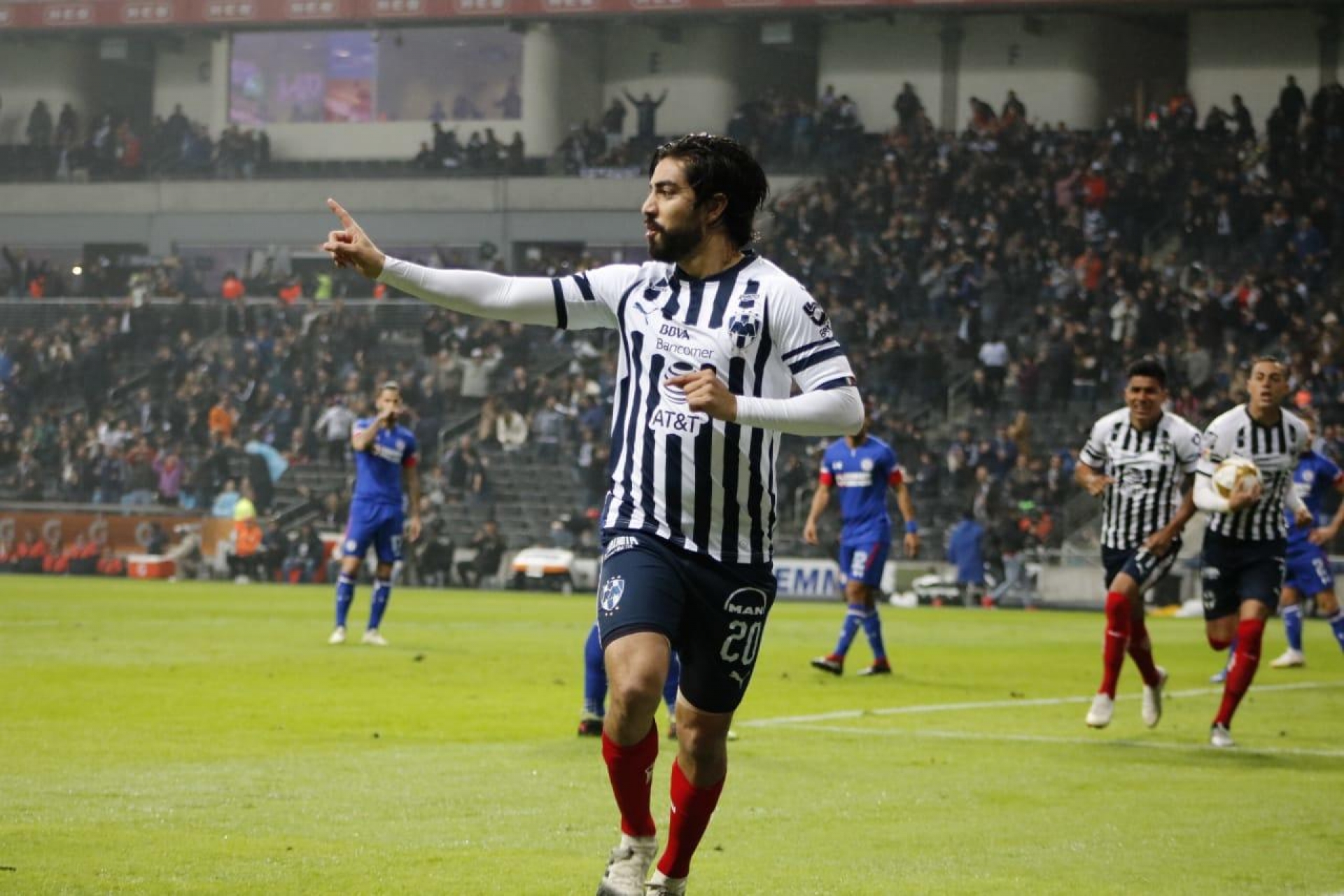 Rayados vence 1-0 a Cruz Azul y se anota el de ida en semifinal de Liga MX
