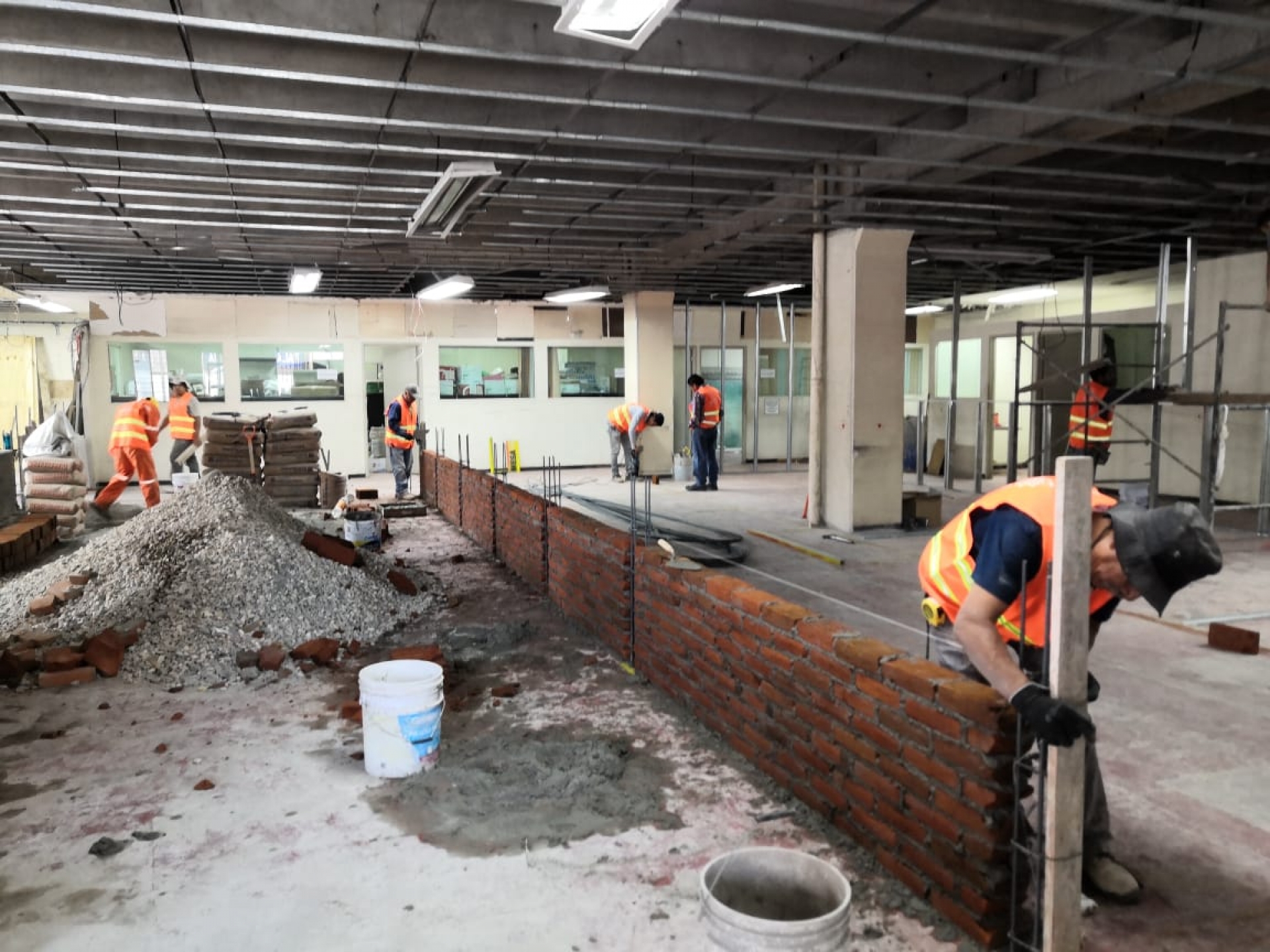 Realizan recorrido de revisión de obra de remodelación del TECA