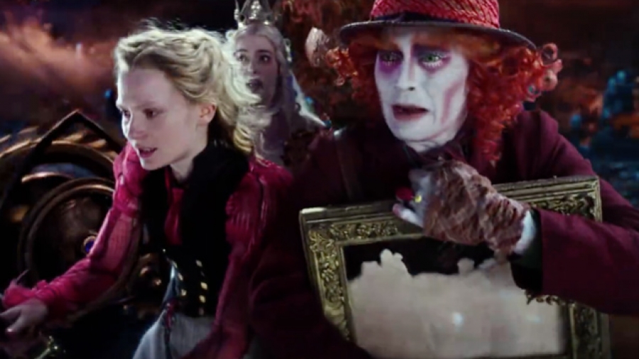El nuevo tráiler de Alice Through the Looking Glass nos lleva la País de las Maravillas