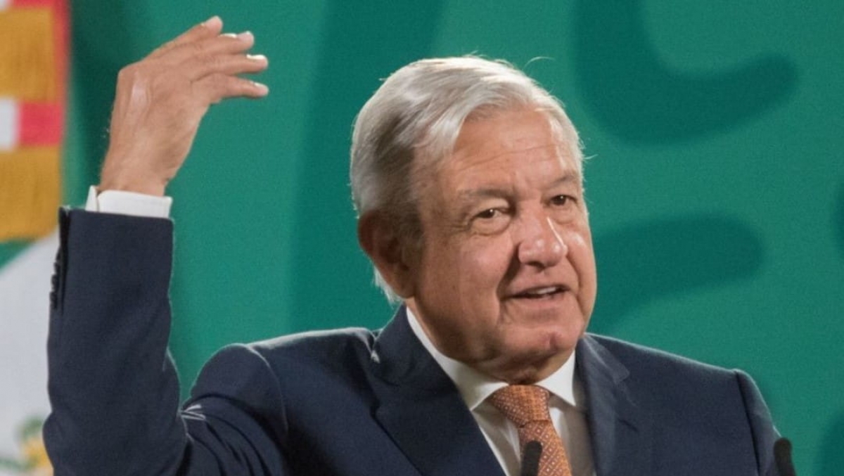 AMLO descarta desaparición del INE