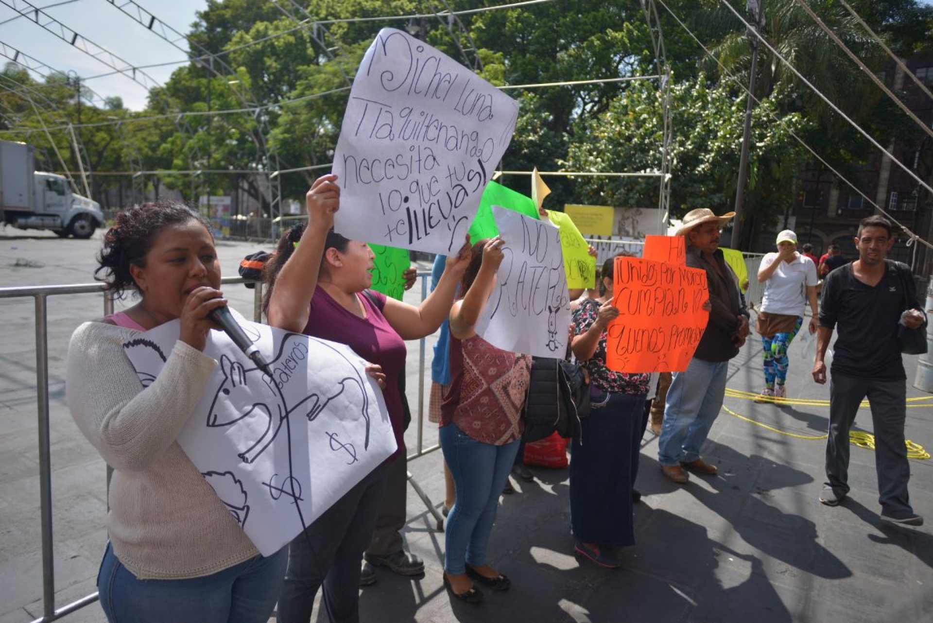 Damnificados exigen ayuda y denuncian engaño de funcionarios