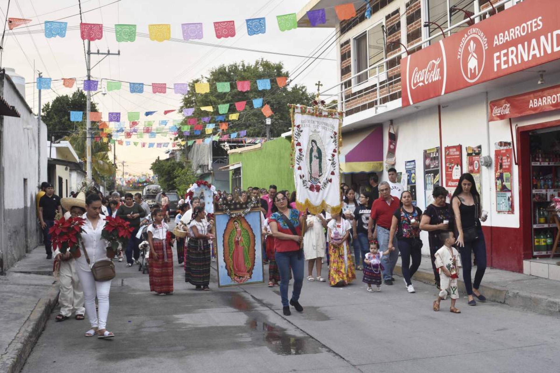 Recibió la Virgen de Guadalupe peregrinación infantil en Tlayehualco