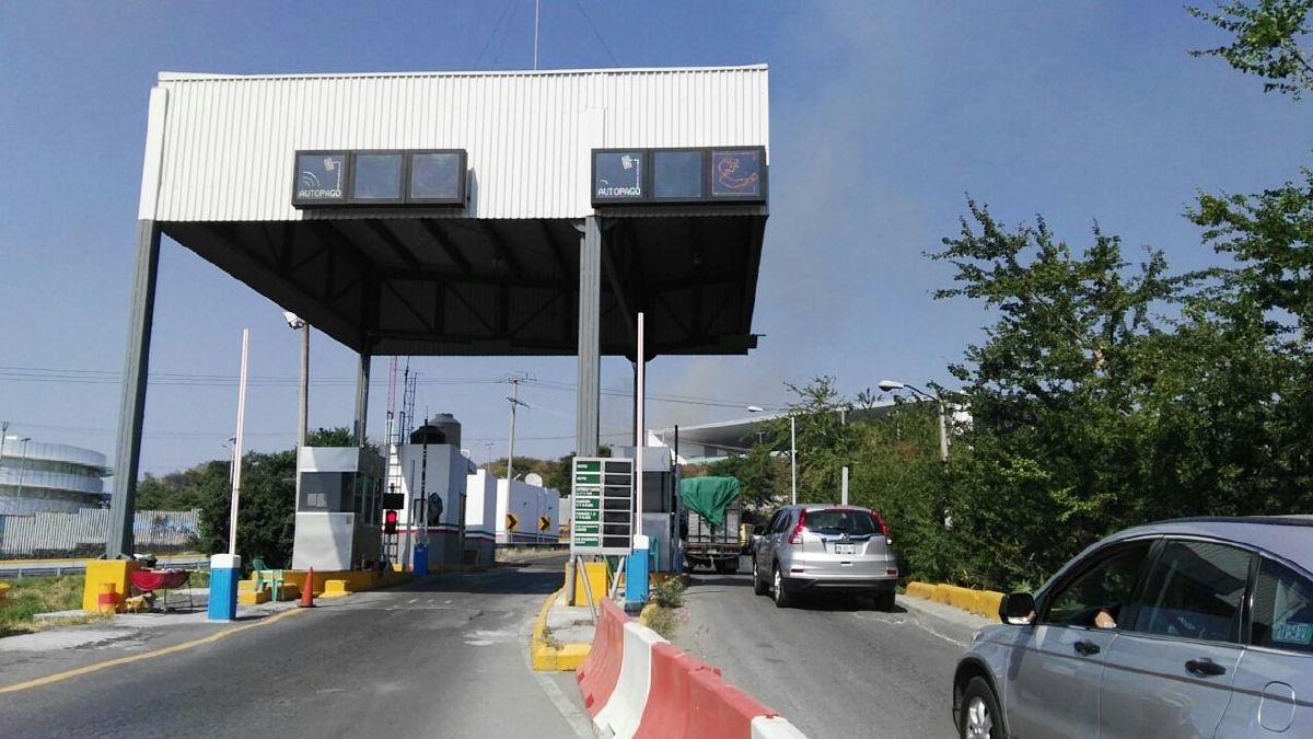 Anuncian liberación de casetas de autopista del Sol tras solución de conflicto por peaje