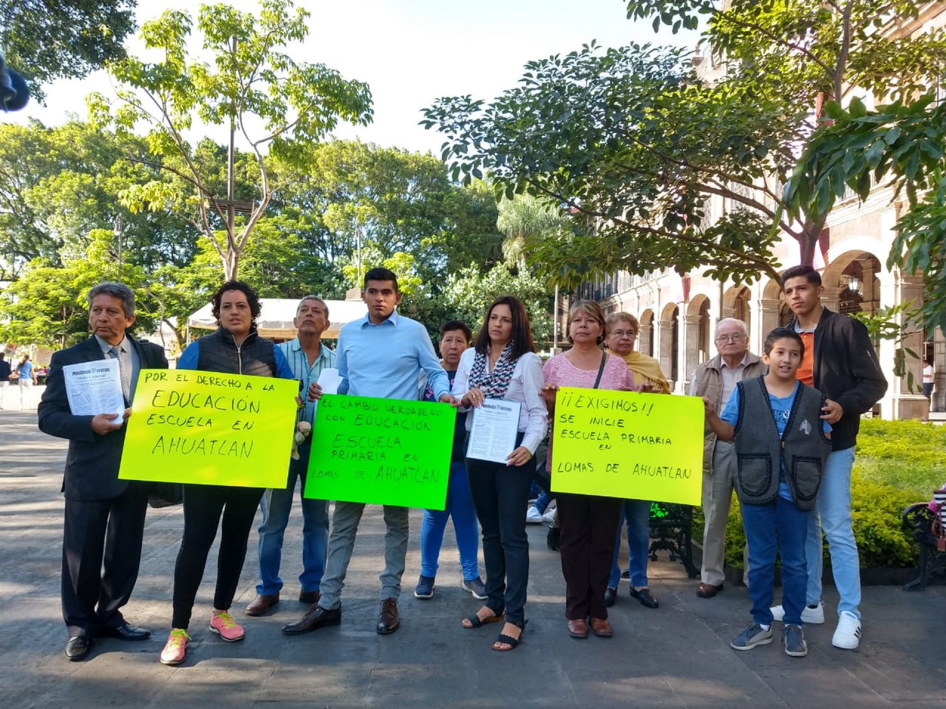 Piden que se efectúe construcción de escuela en Lomas de Ahuatlán