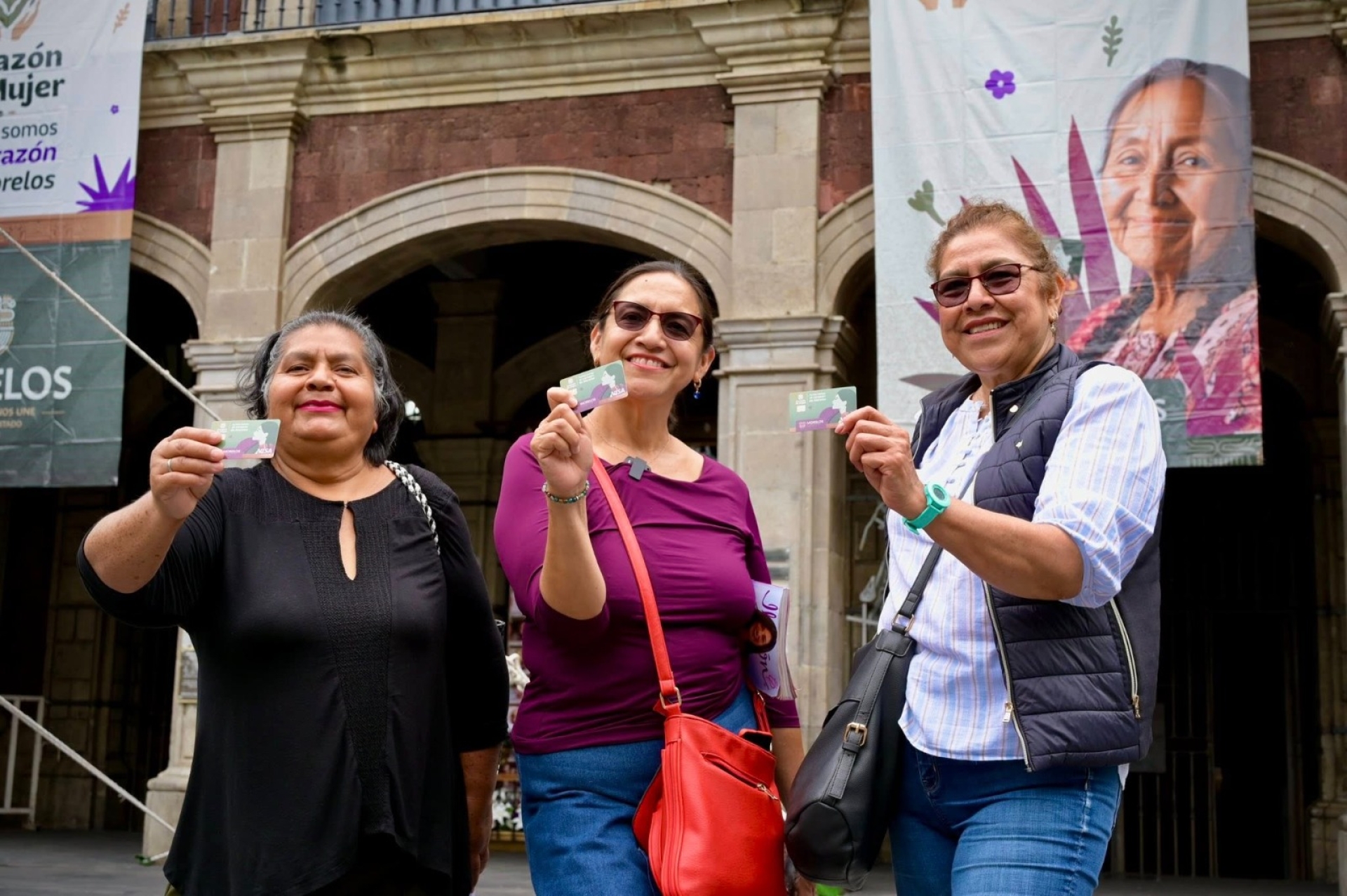 Entrega Gobierno de Morelos tarjetas 'Corazón de Mujer' a más de dos mil beneficiarias