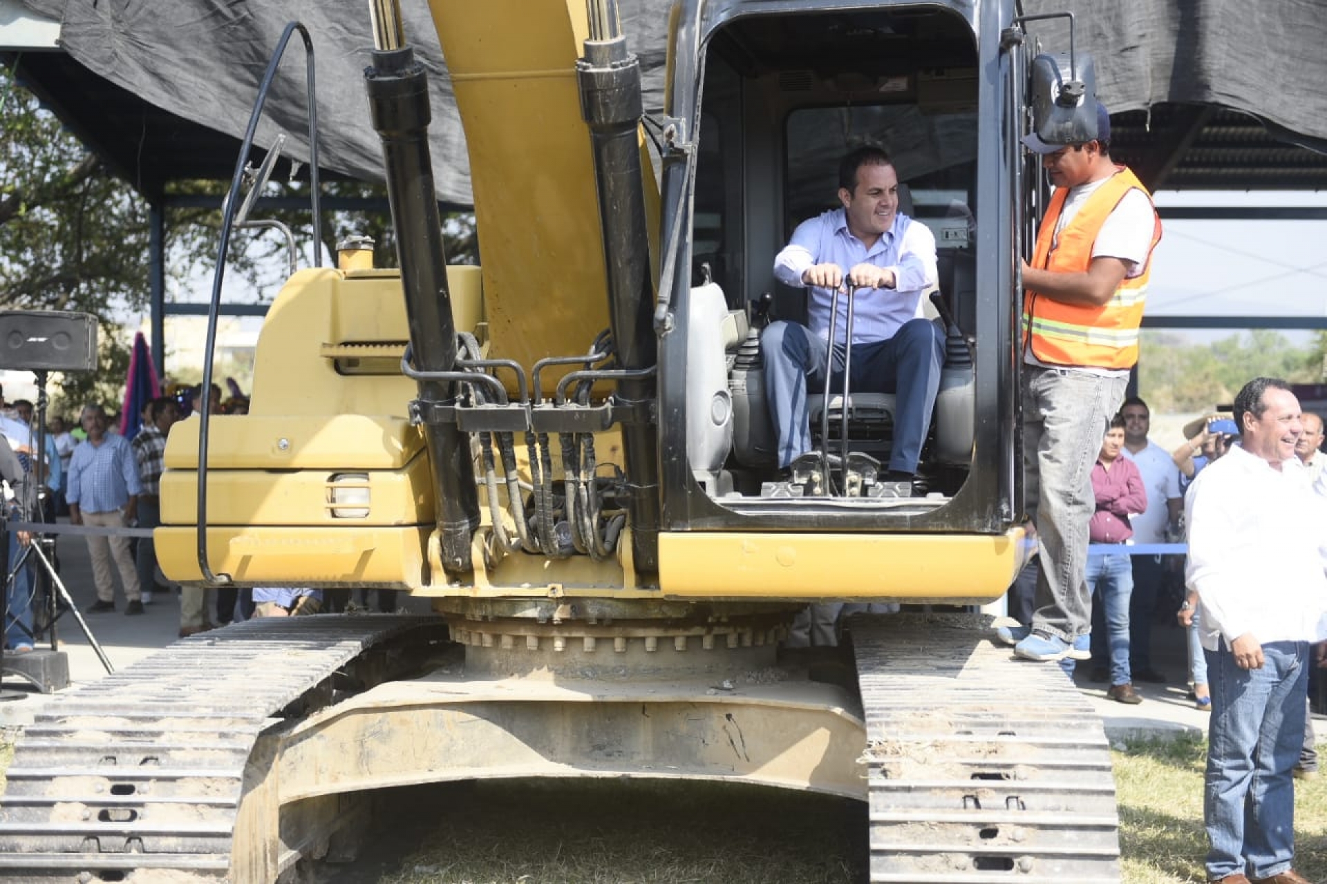 Inician acciones preventivas para el mejoramiento de cauces, en Mazatepec