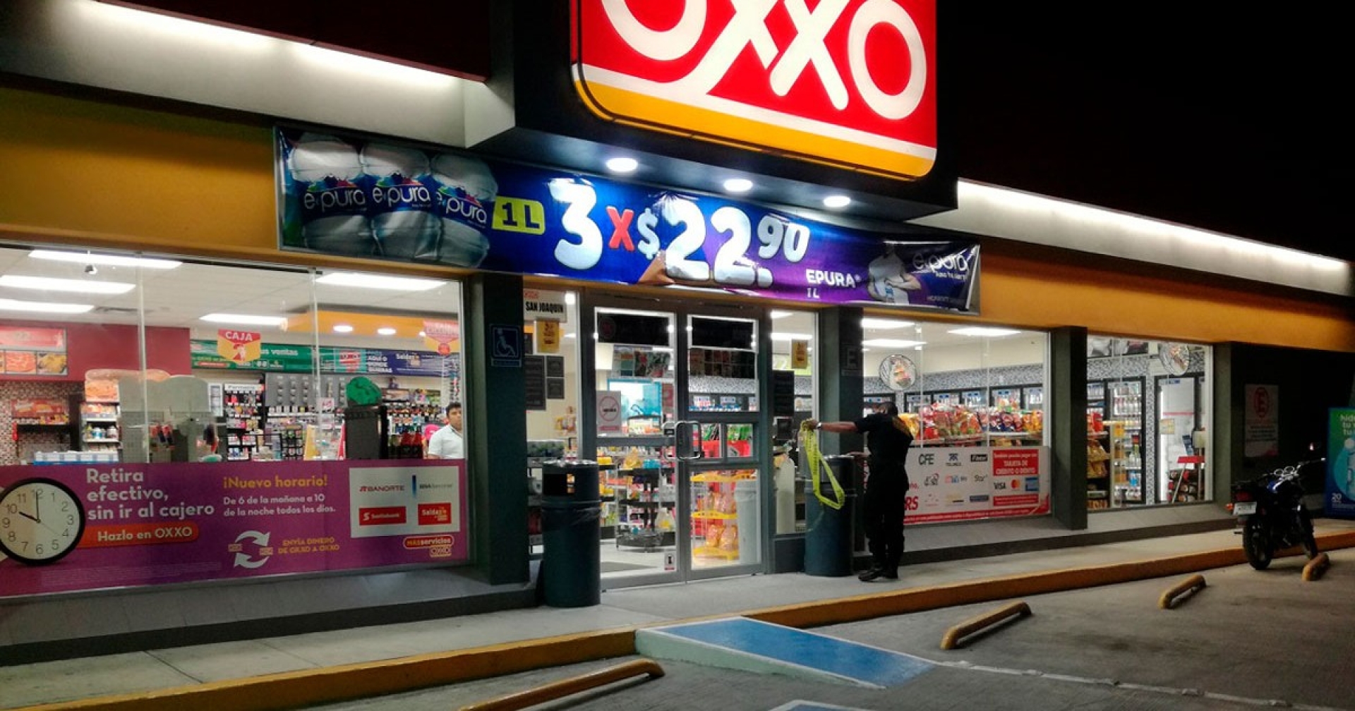 'El Oxxoverso': Usuaria recopila las sucursales más llamativas en Twitter
