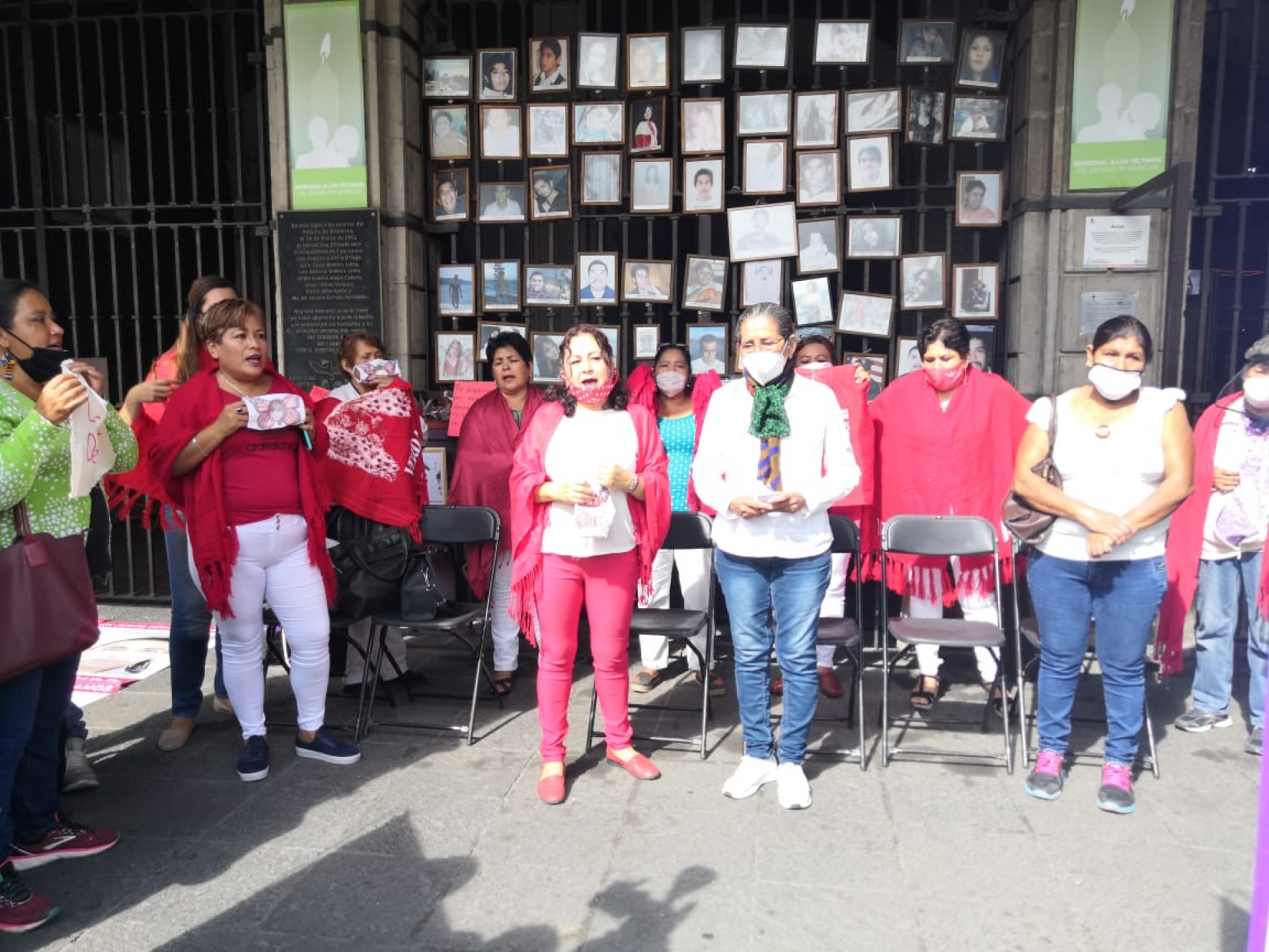 Colectivo 'Regresando a Casa' demanda reanudar trabajos en fosa de la FGE