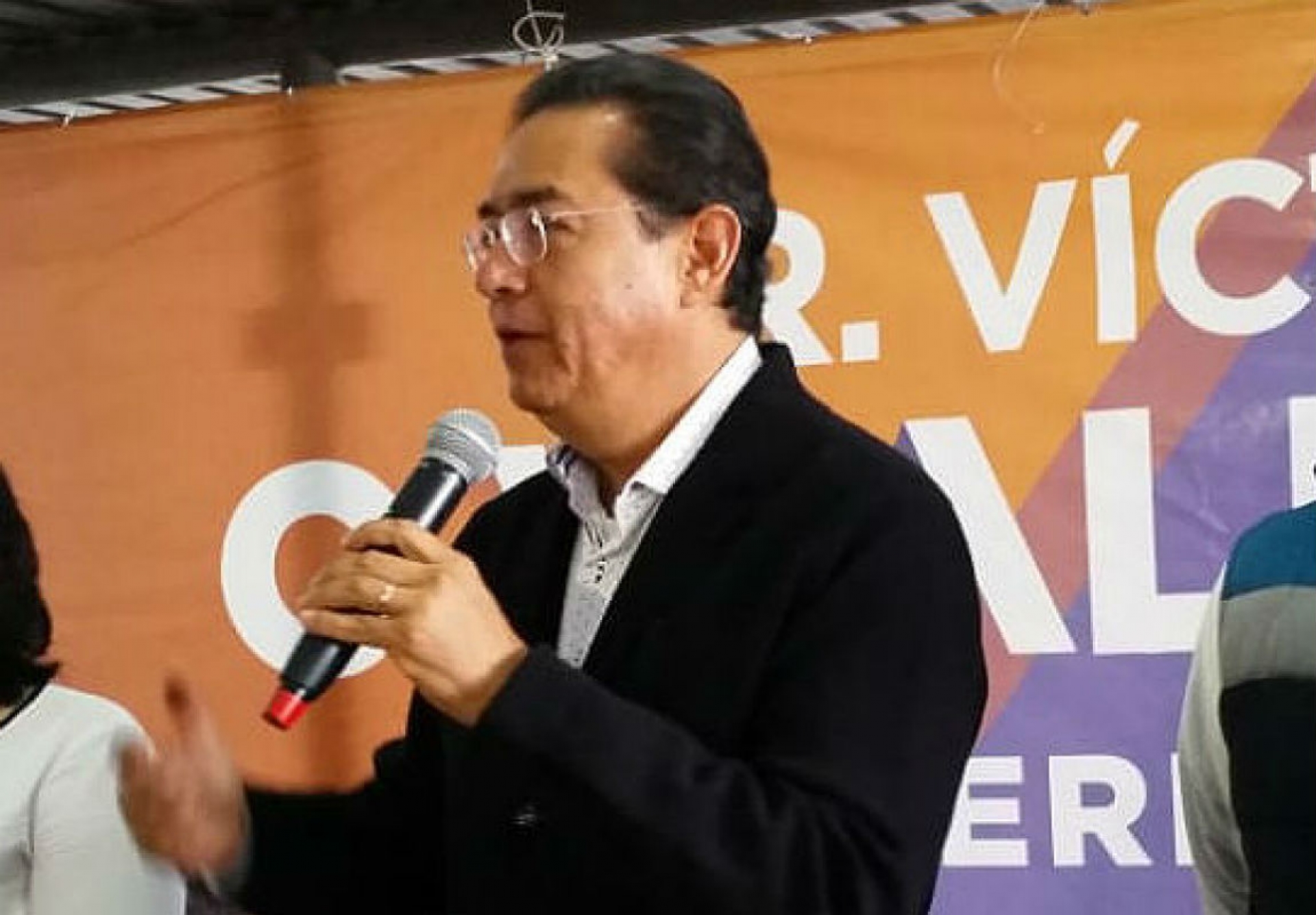 Otorgan suspensión provisional a orden de búsqueda y detención contra Víctor Caballero