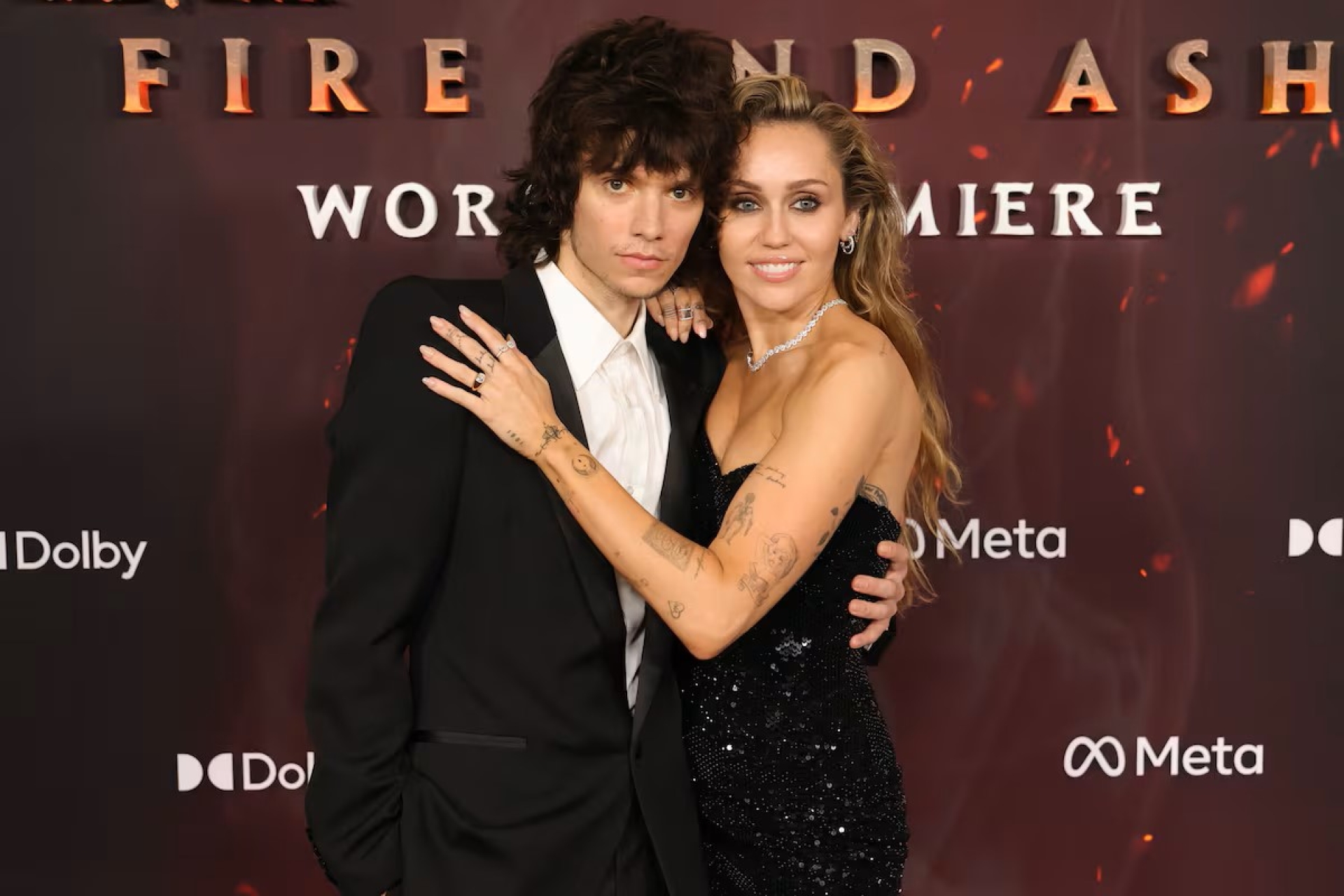 Miley Cyrus se compromete con el músico Maxx Morando tras cuatro años de relación