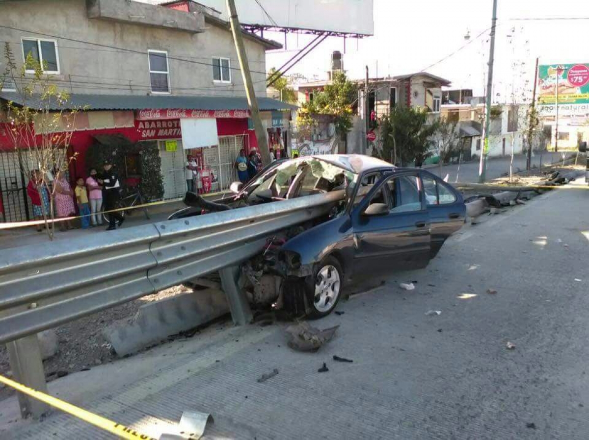 Una mujer falleció y tres personas más resultaron lesionadas en accidente en la autopista