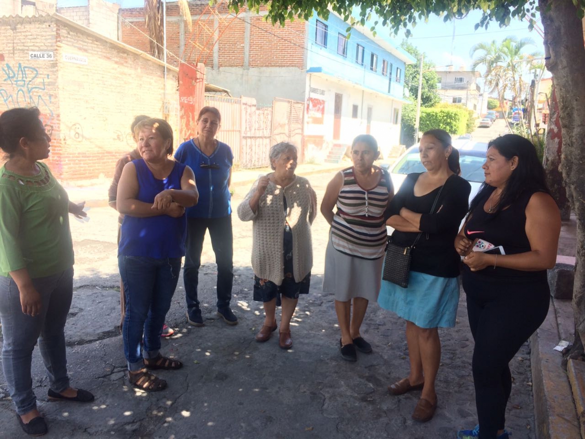 Protestan vecinos de tres colonias por falta de agua potable
