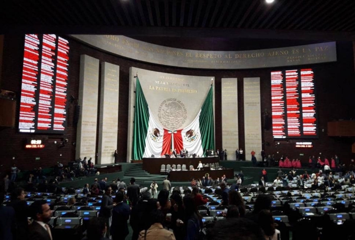 Cámara de Diputados recibe iniciativa de AMLO para fortalecer a la CFE