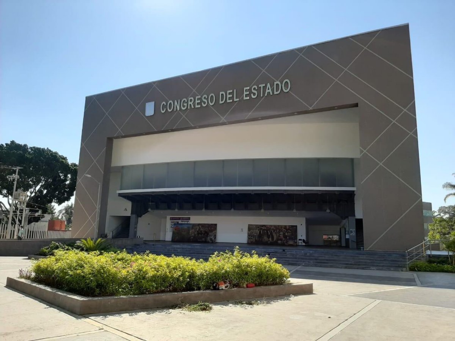 Trabajadores del Congreso local, sin cobrar segunda quincena de enero