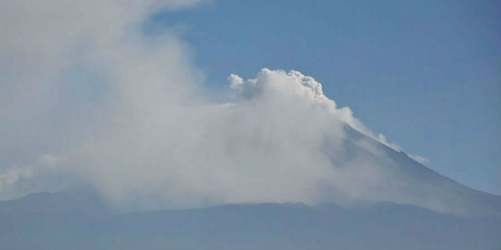 Registra exhalación el volcán Popocatépetl