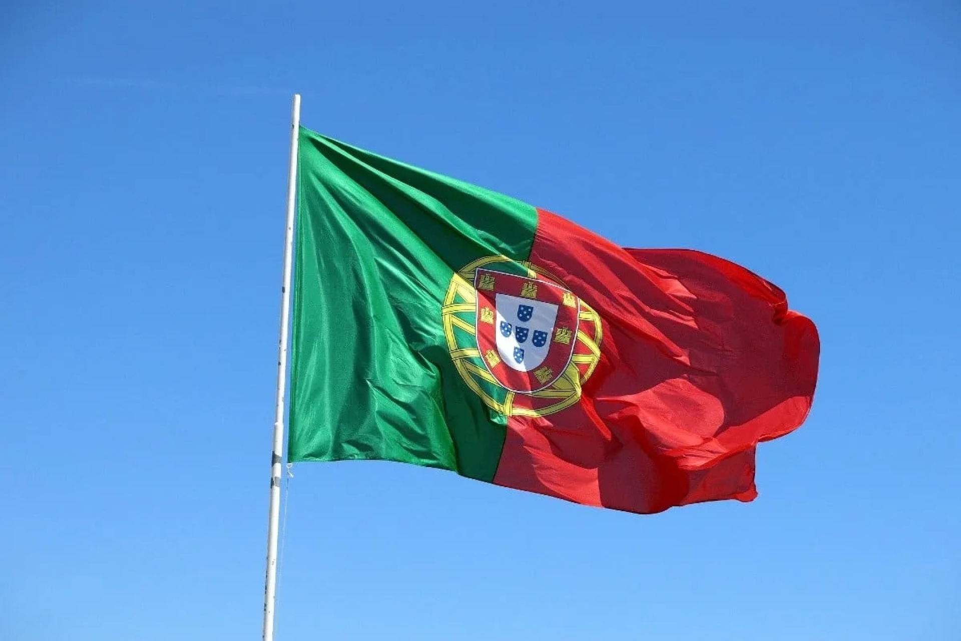 Elecciones en Portugal: Seguro y Ventura avanzan a segunda vuelta