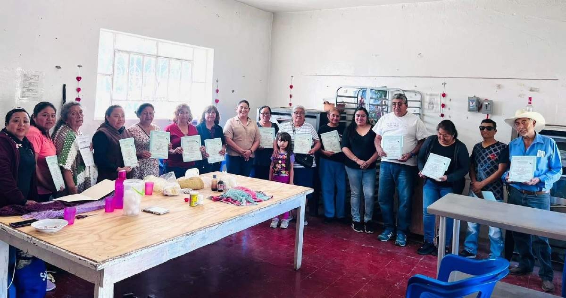 Concluye curso de panadería para habitantes de Xochitlán