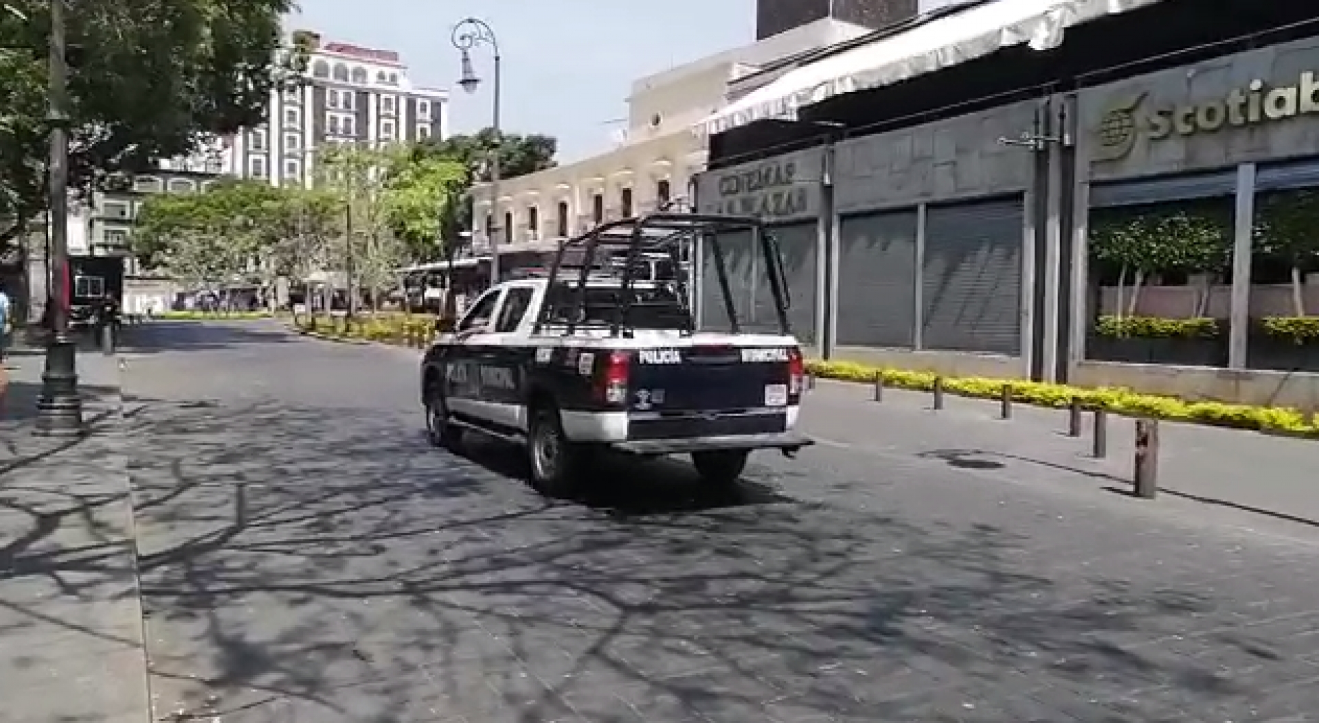 En patrullas, conmina PC Cuernavaca al desalojo de lugares públicos
