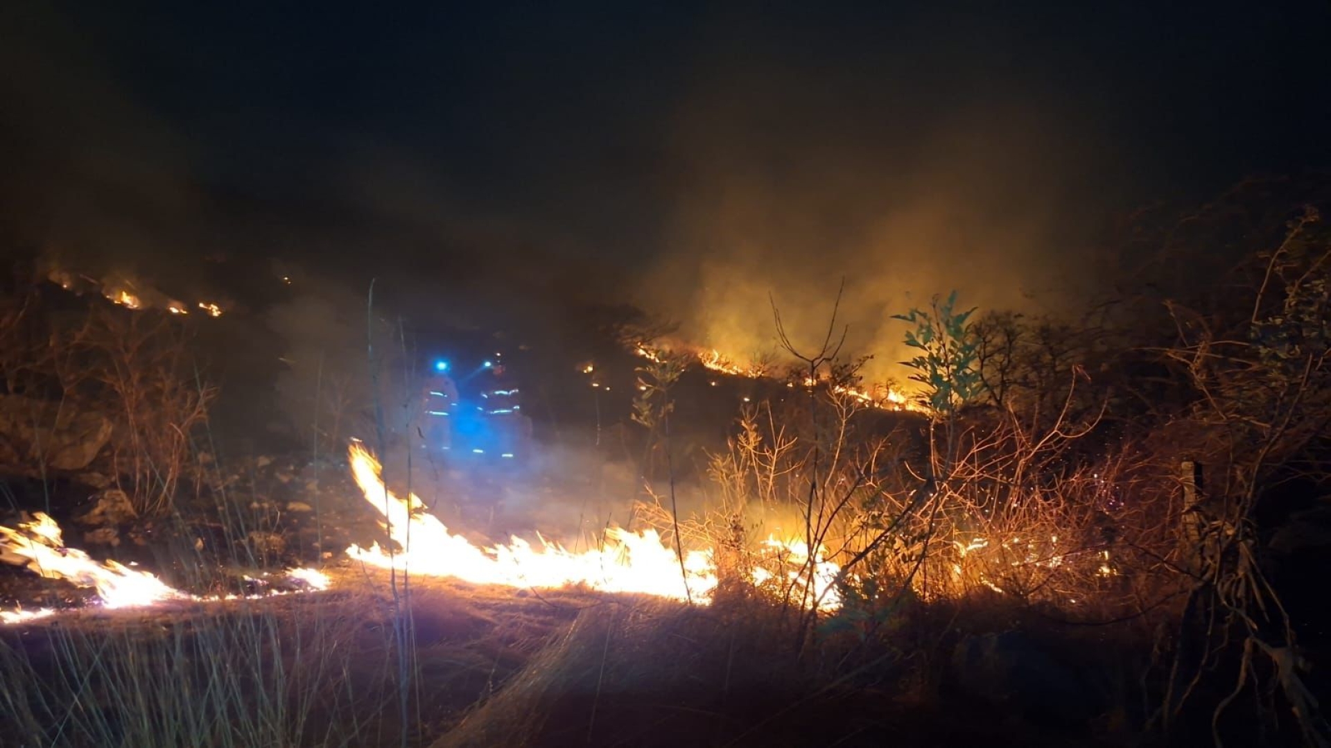 Atendió PC Jiutepec incendio en calle Prolongación Lázaro Cárdenas, colonia La Laja