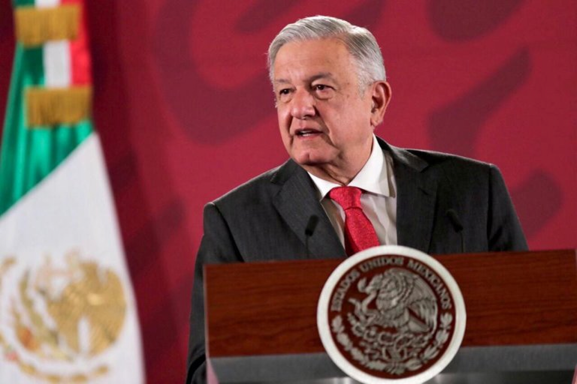 AMLO denuncia ‘mafia’ en distribución de medicamentos