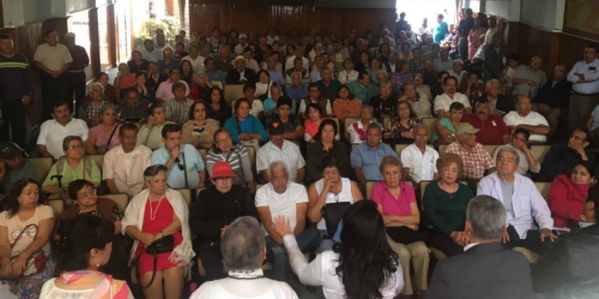 Asegura Bañón Estrada que bonos y aguinaldos de profesores en retiro no corren peligro