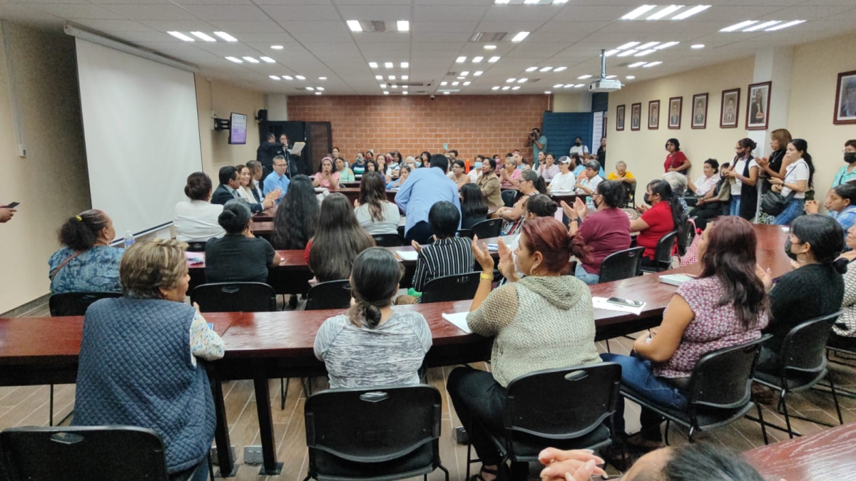 Curso gratuito para mujeres y niñas 'Uso de la computadora' en la FCAeI-UAEM