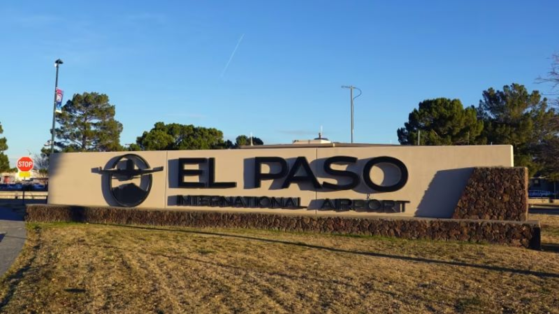 Autoridades de EU reabren espacio aéreo en El Paso tras descartar amenazas