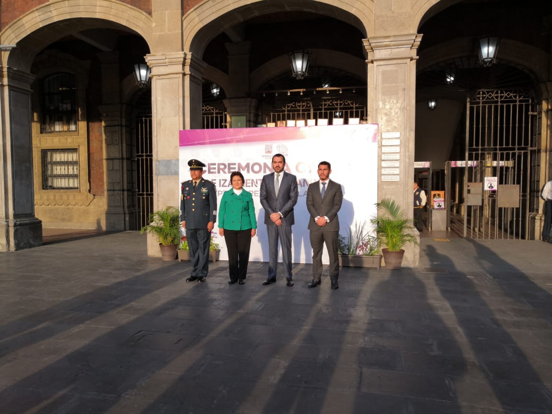 Secretario de Gobierno encabeza tercer izamiento de bandera en el mes patrio