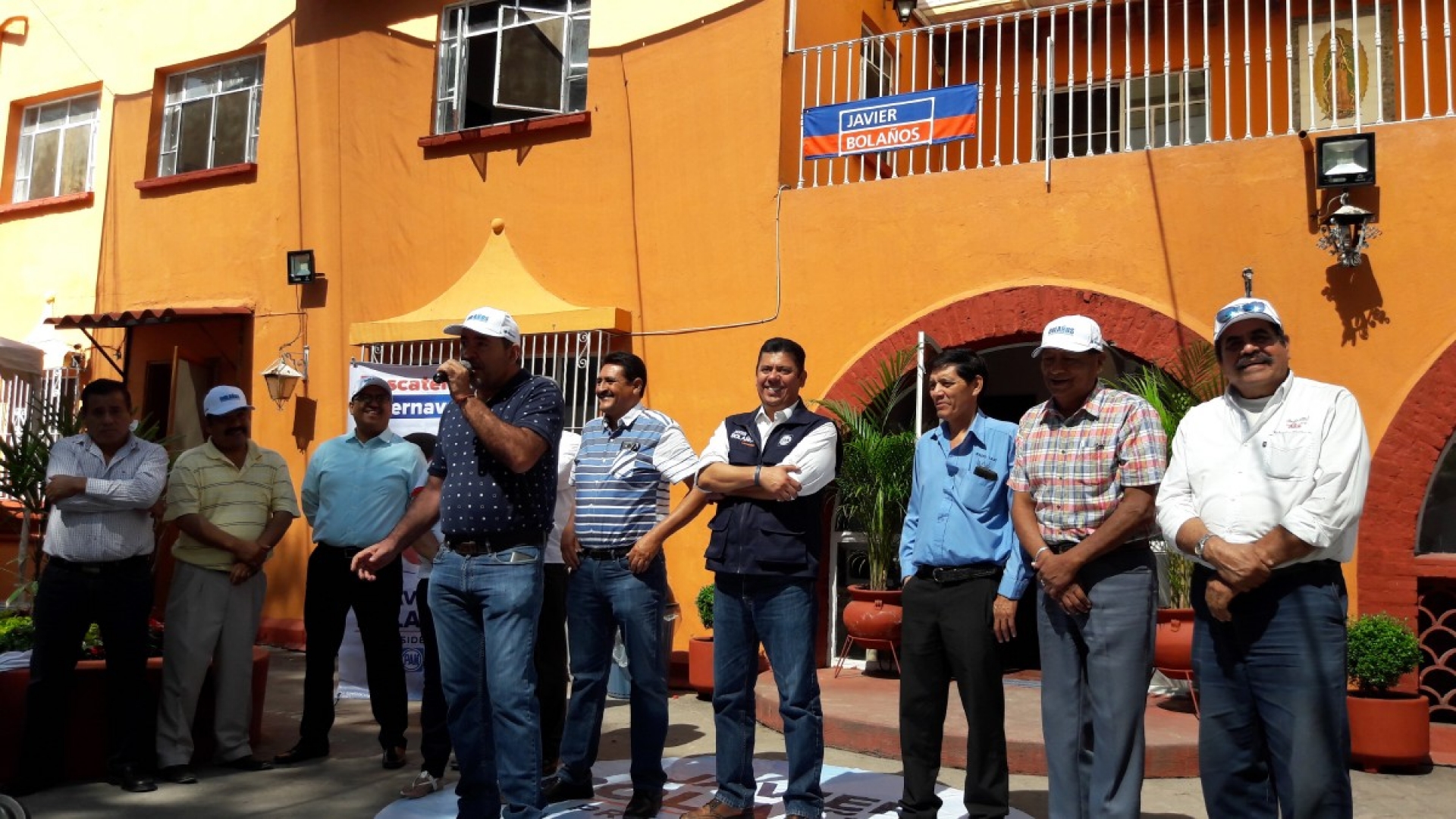 Afirma Javier Bolaños que certificará a taxis en proceso de regularización