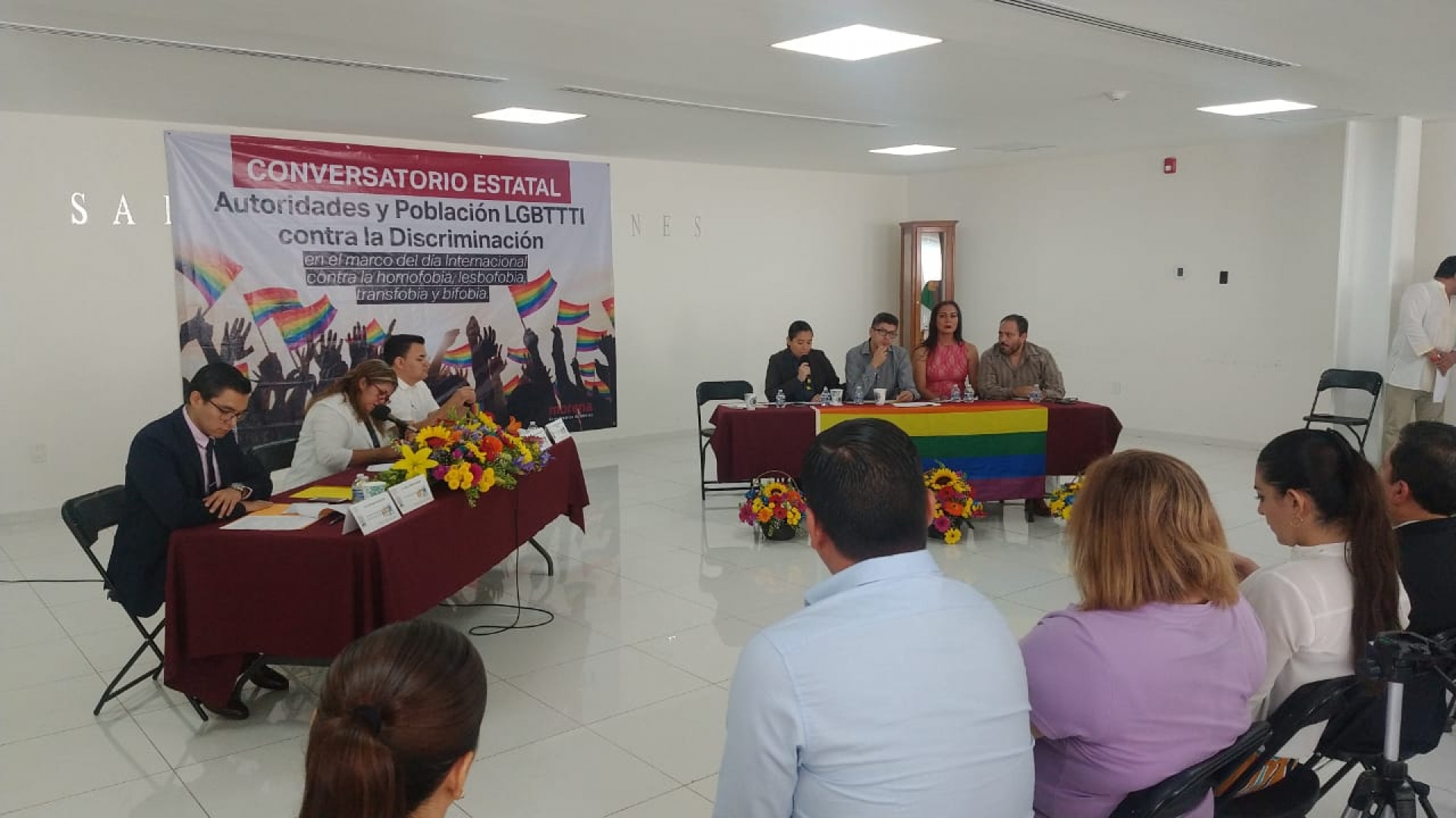 Realizan conversatorio estatal contra la discriminación
