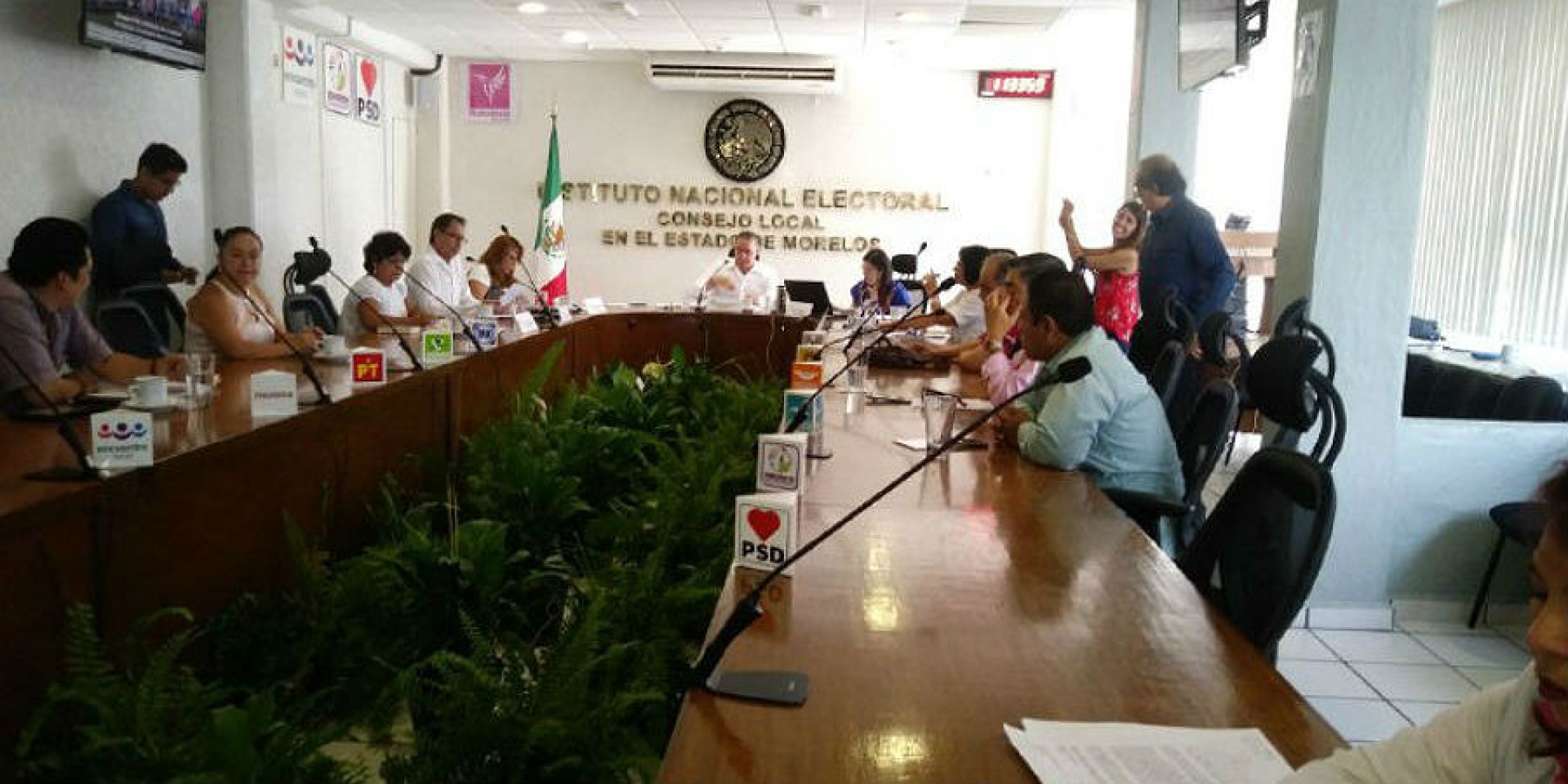 Realiza INE sesión ordinaria