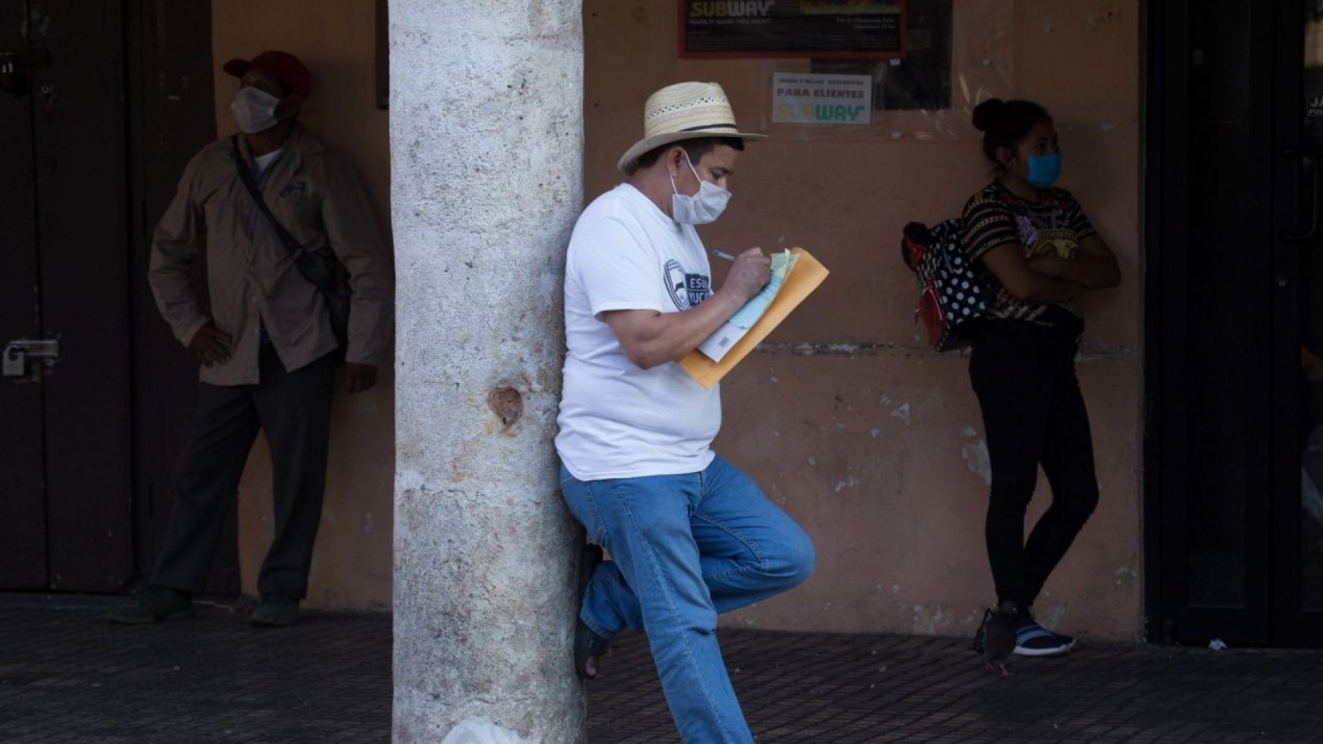Morena propone que quienes pierdan su empleo por COVID-19 puedan retirar 13 mil pesos de su Afore