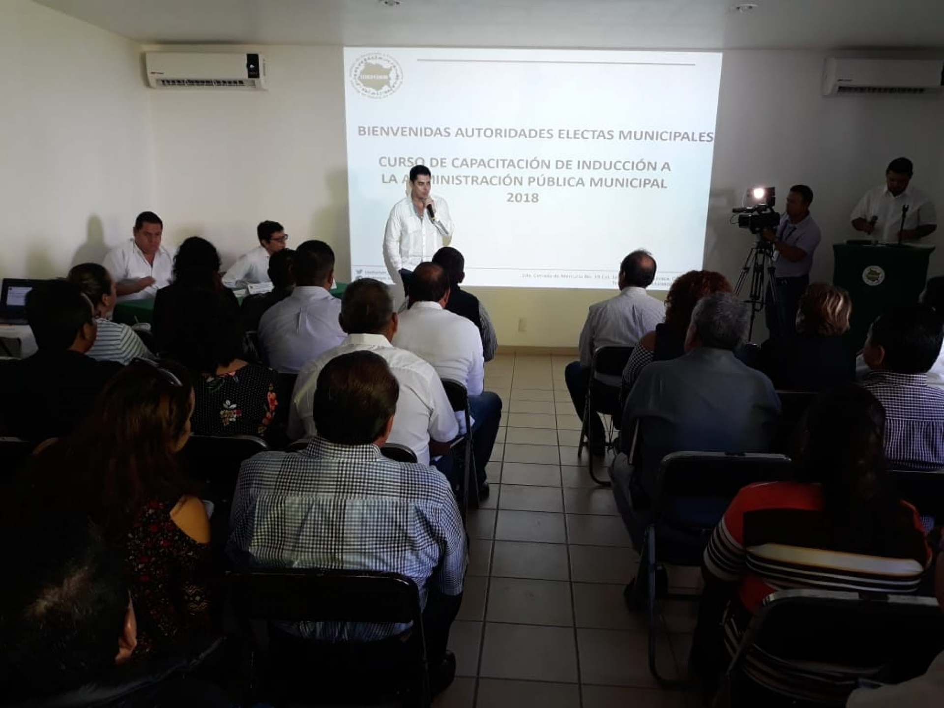 Inauguran curso para autoridades municipales electas