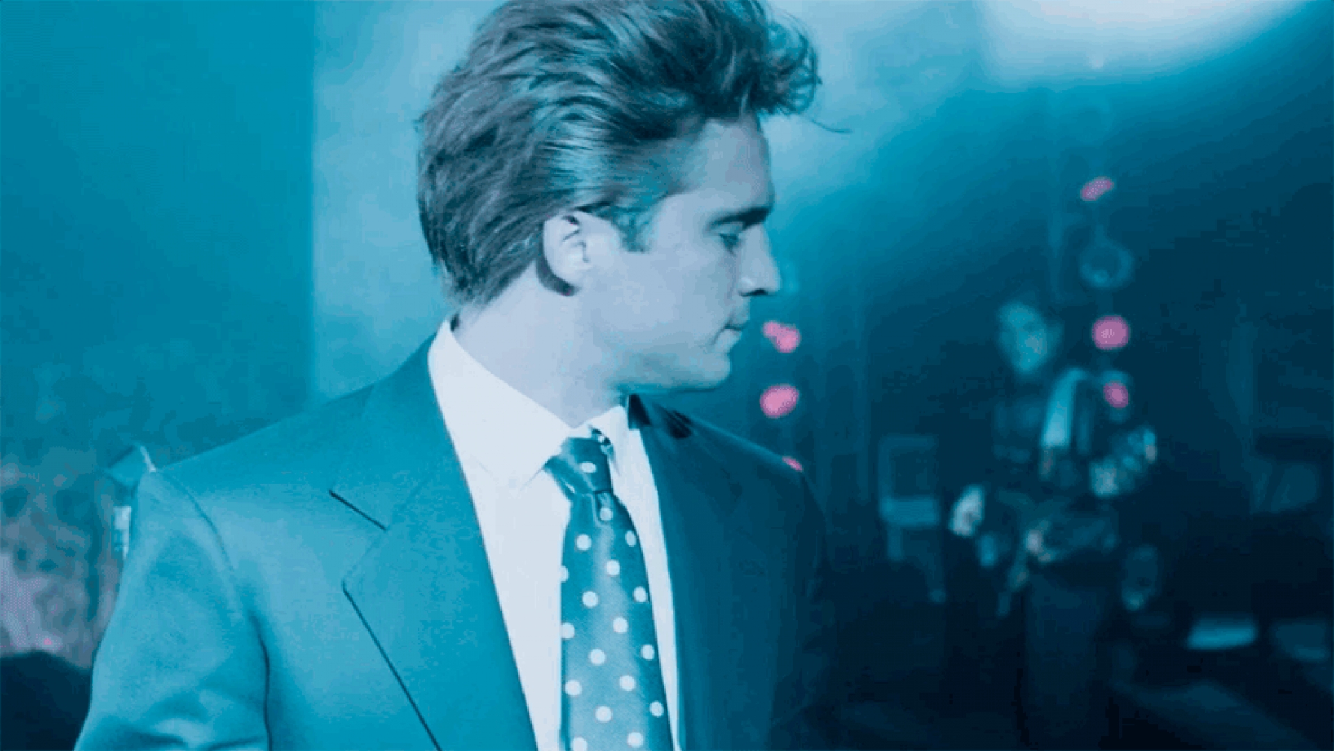 A Netflix no lo 'calienta' ni Luis Miguel