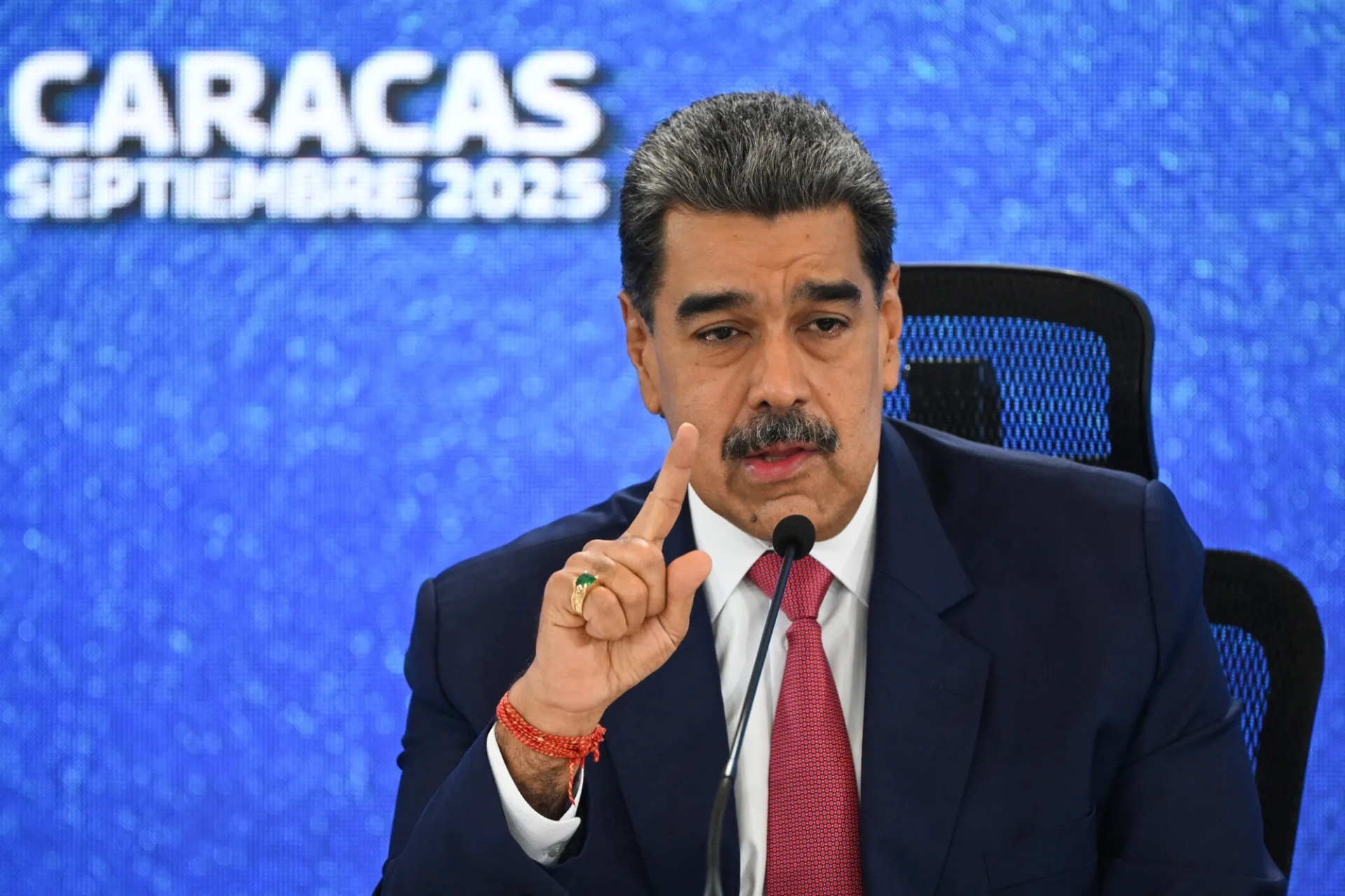 Trump anuncia captura de Nicolás Maduro en medio de ataques en Venezuela