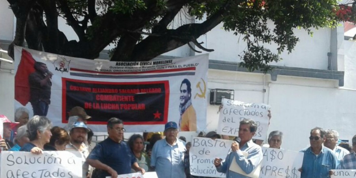 Protesta Asociación Cívica Morelense en el Centro SCT