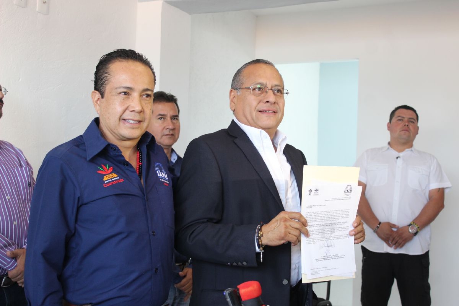 Denuncian robo de pipas en el SAPAC