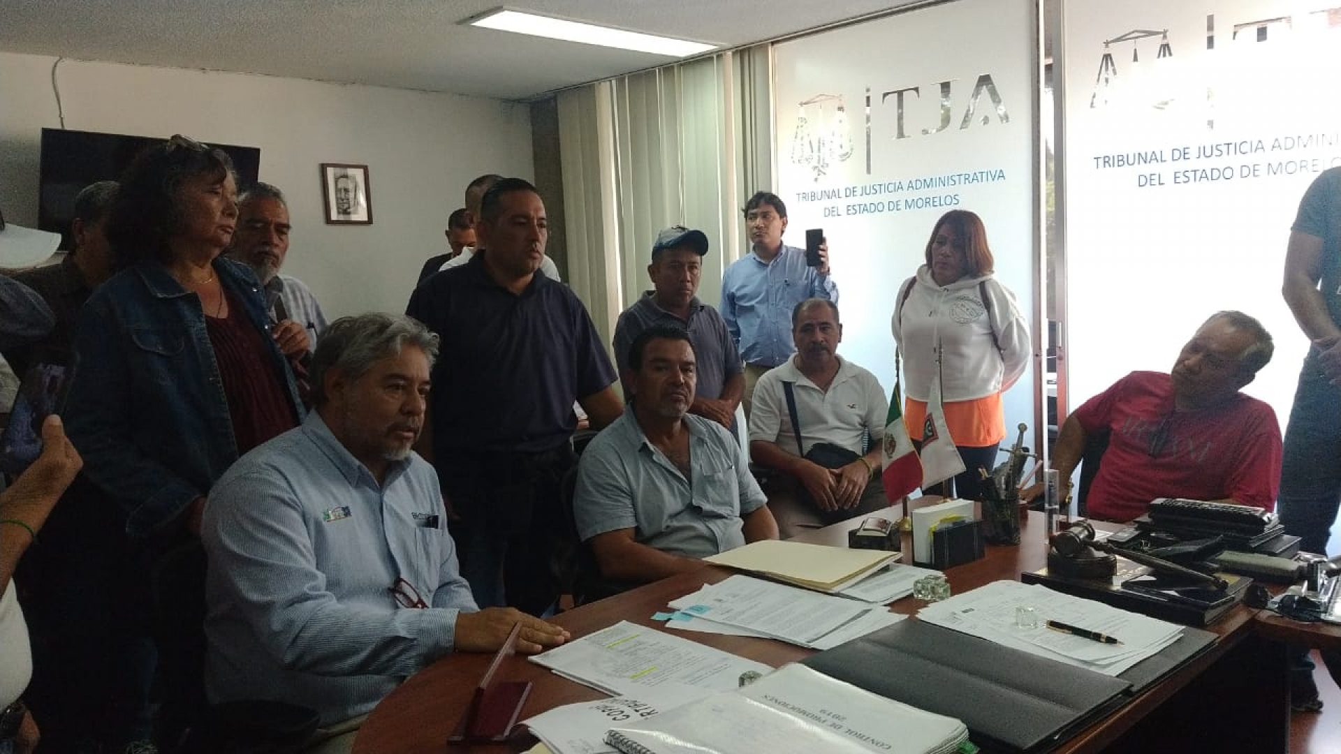 Protestan transportistas de la zona oriente por determinación del TJA
