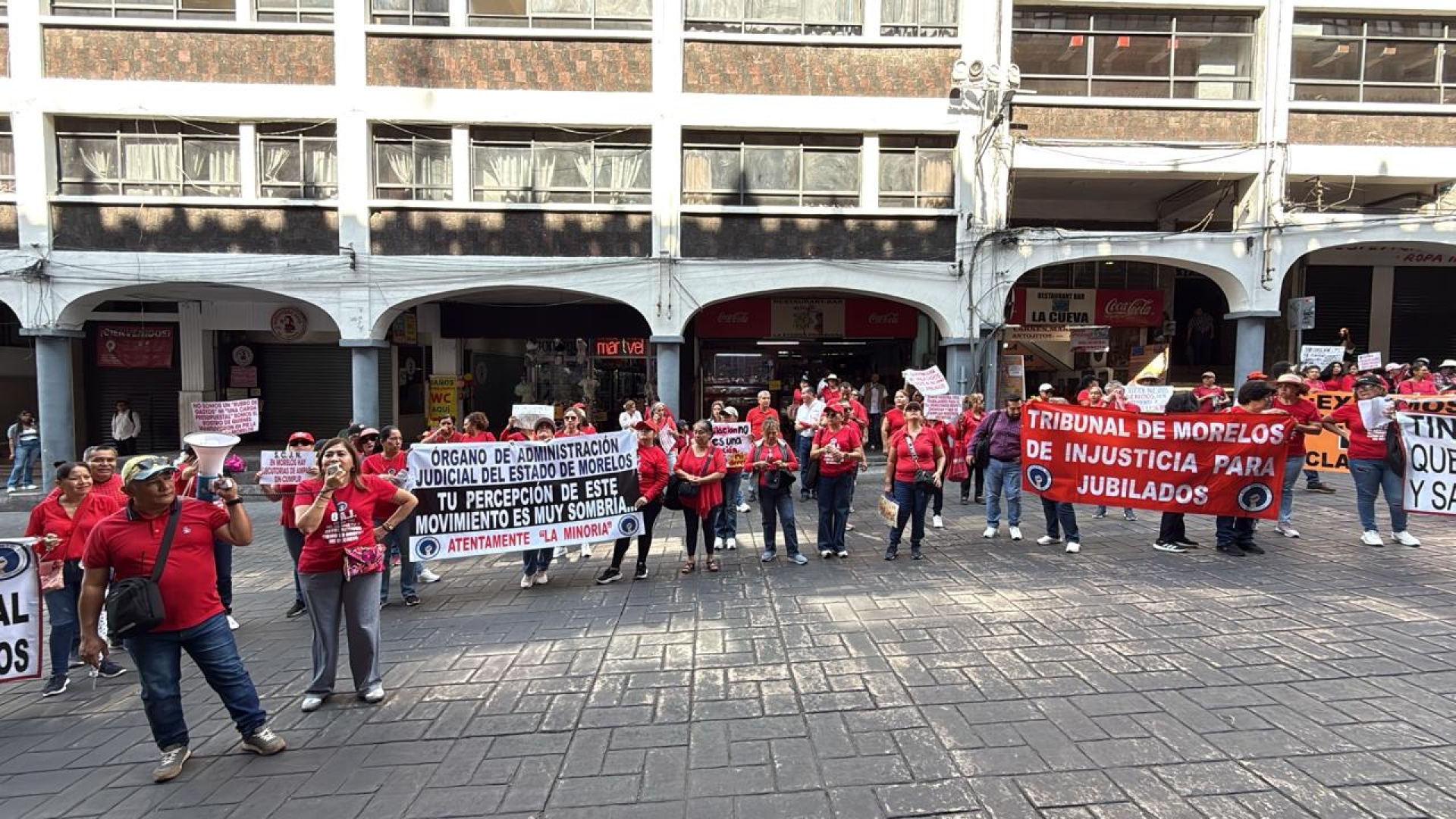 Piden trabajadores del Poder Judicial liquidar adeudos pendientes, previo a creación de Instituto de Pensiones