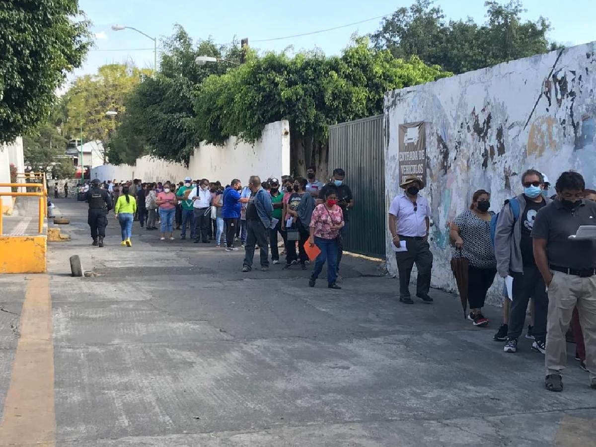 Rebasan meta de vacunación a sector de 40 a 59 años en Cuautla