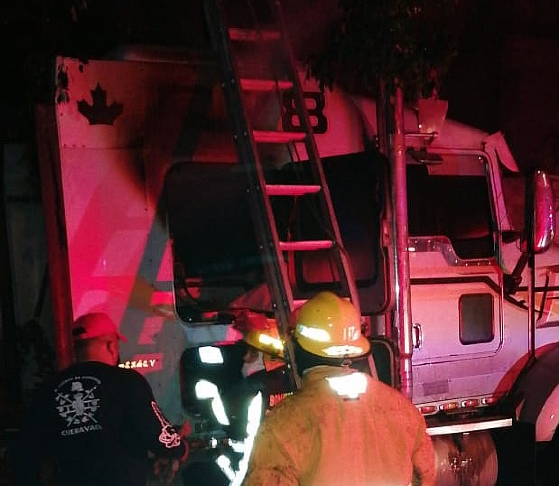 Sofoca PC Cuernavaca incendio de tráiler y atiende reportes de auxilio