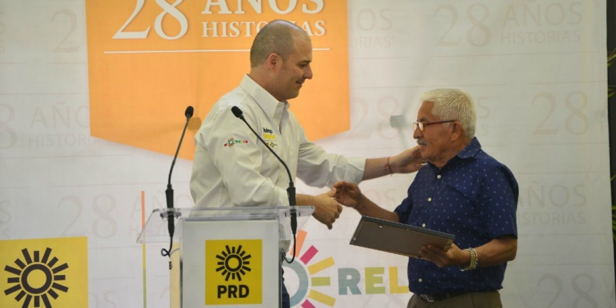 Celebra CDE del PRD 28 años como instituto político; entregan reconocimientos a perredistas