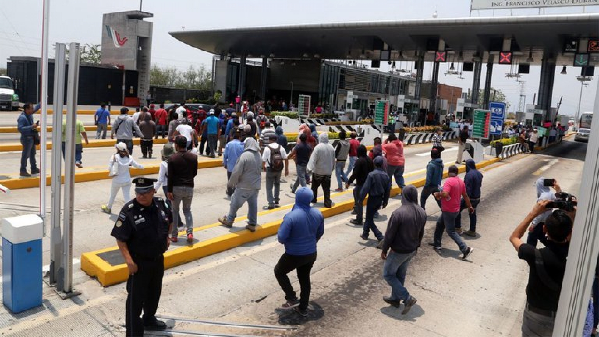Cárcel y multas, aprueban sanciones contra toma casetas