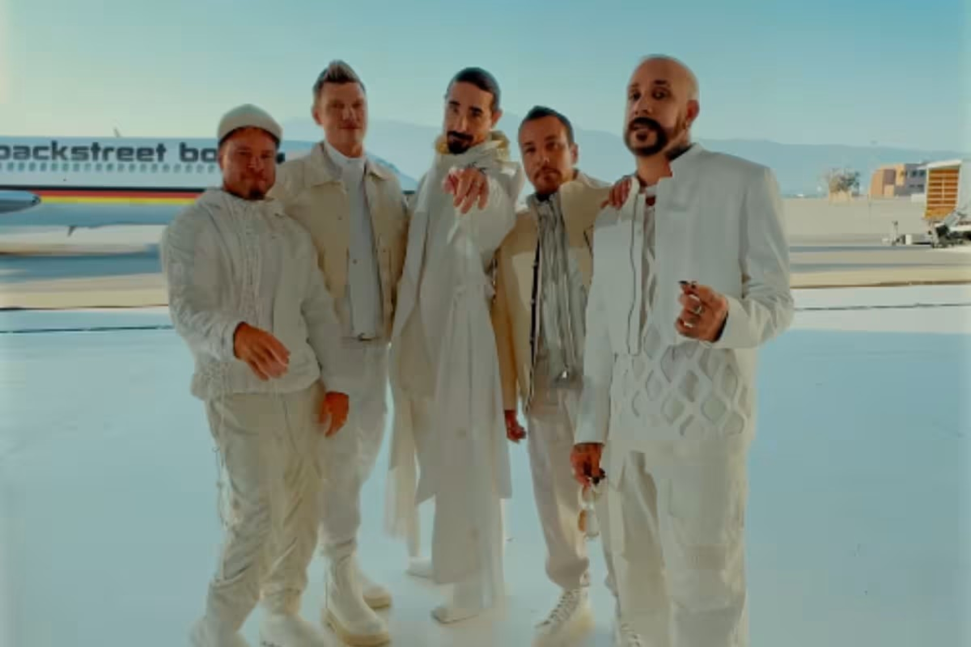 Backstreet Boys reviven 'I Want It That Way' con un video nostálgico 26 años después