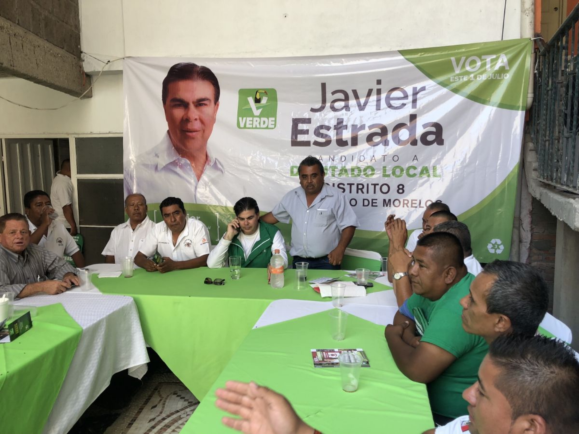 Agrupaciones de taxis ofrecen su apoyo al Partido Verde