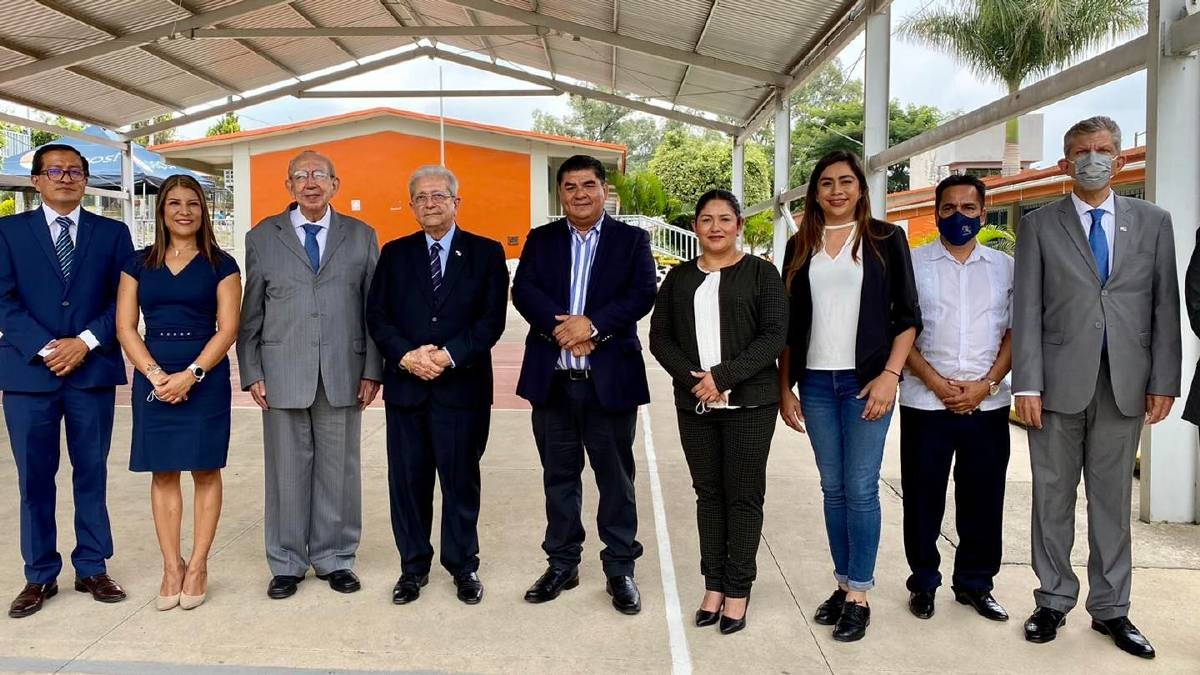 Recibe el Cecyte de Yecapixtla al embajador de Panamá