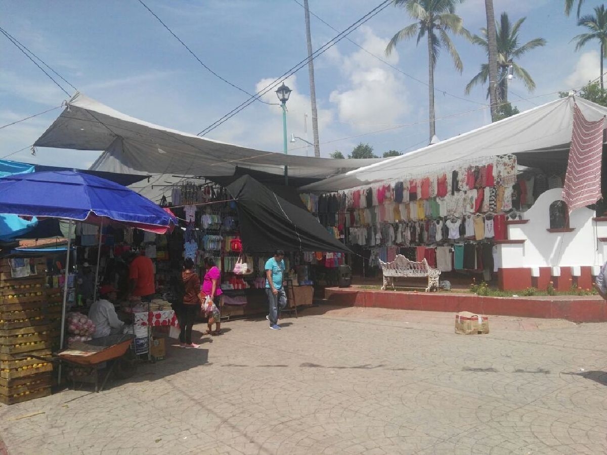 Esperan comerciantes de Tetecala repunte de ventas del 80%