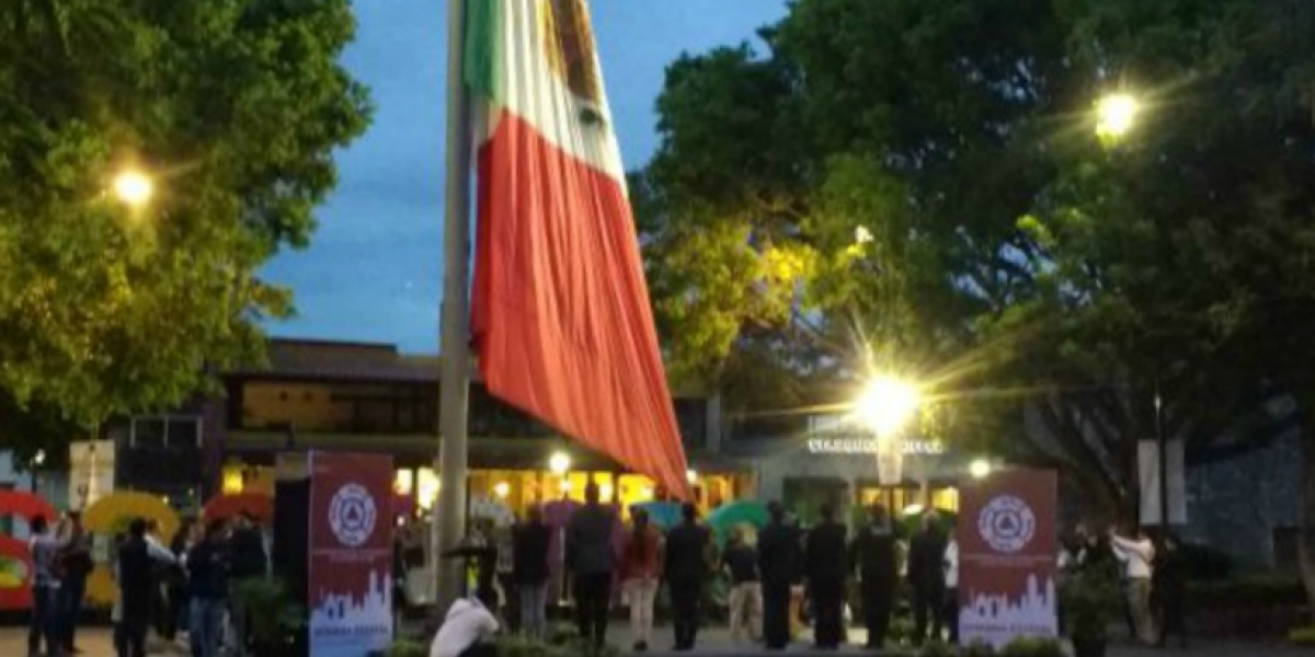 Realizan ceremonia de conmemoración del 32 aniversario de sismo de 1985